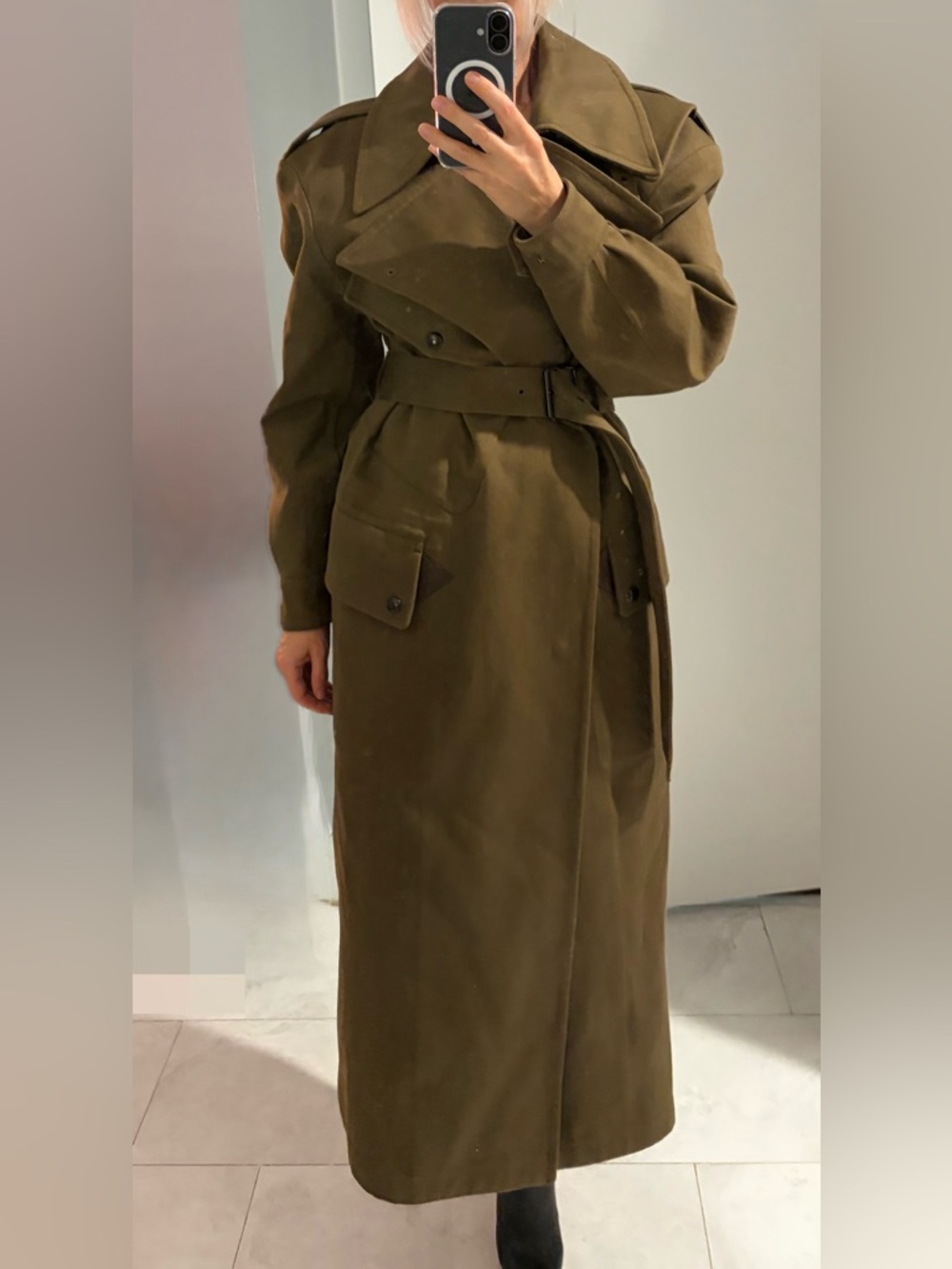 SAINT LAURENT
Belted Coat - Picture 6 of 8